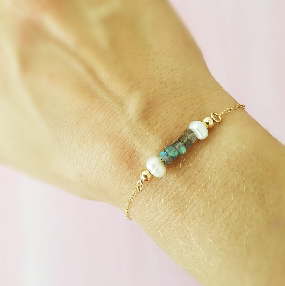 * Handmade * Dainty Labradorite and Pearl Bracelet